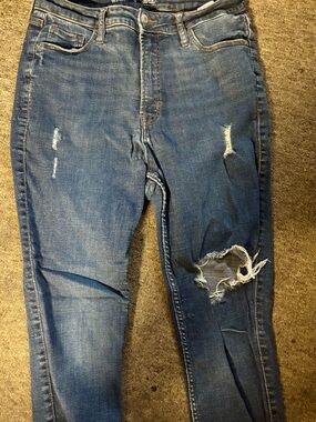 Old Navy Women’s Blue Skinny Ripped Jeans